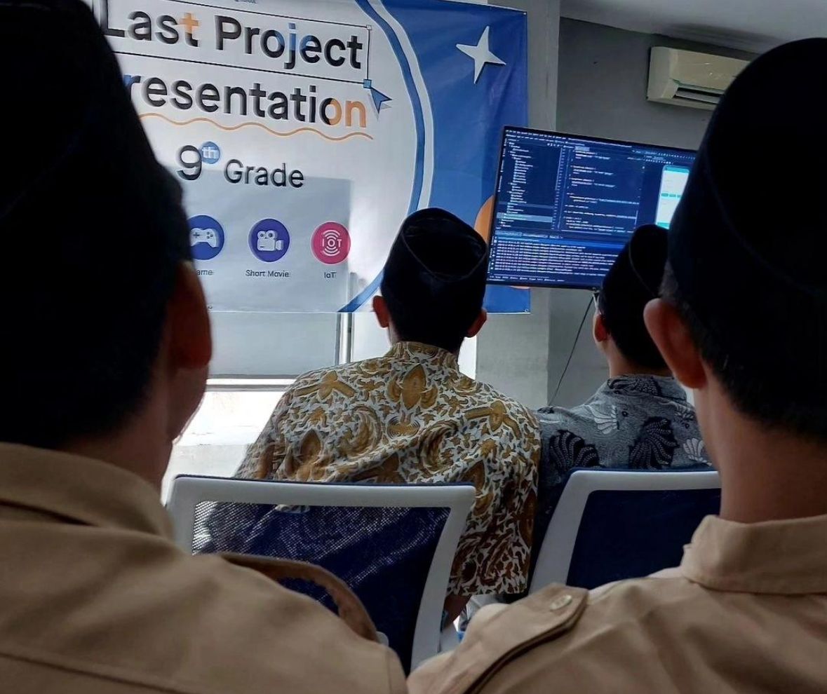 Junior High School - SMP 4